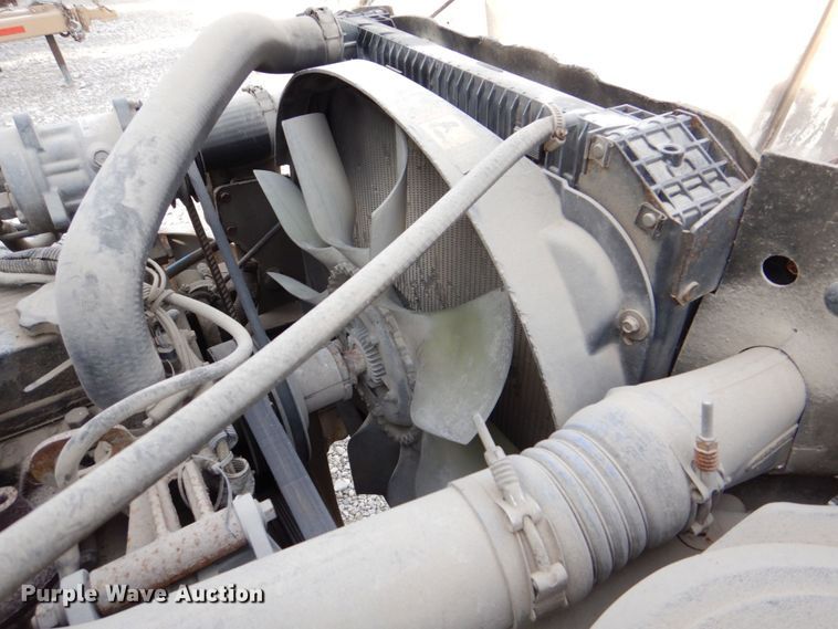 image for item DS8129 1999 Freightliner FL70  truck cab and chassis