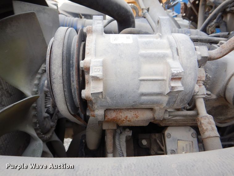 image for item DS8129 1999 Freightliner FL70  truck cab and chassis