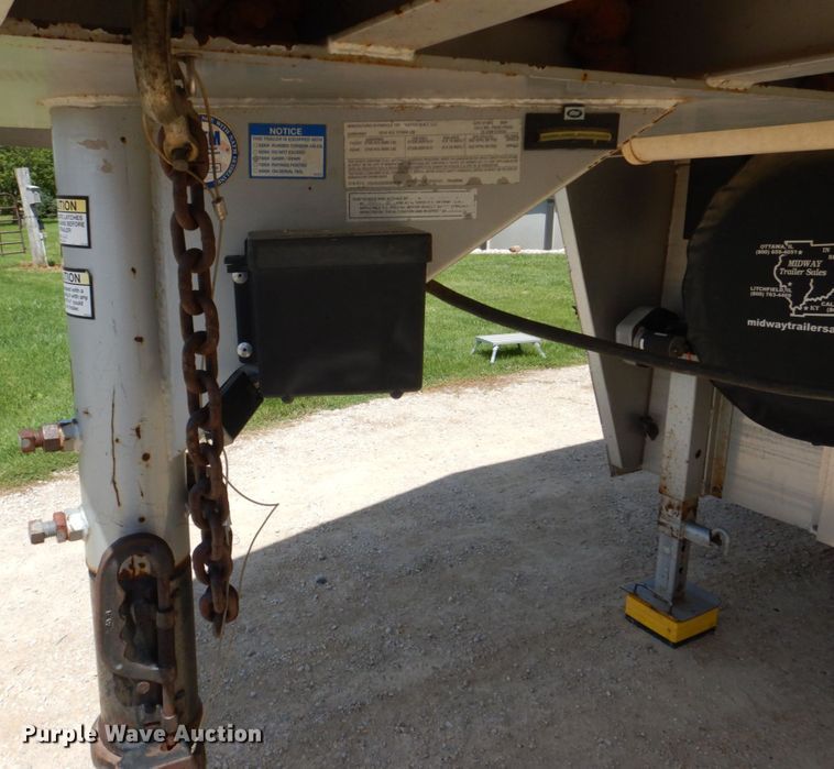 image for item DS8145 2005 Kiefer Built Genesis X-380  livestock trailer