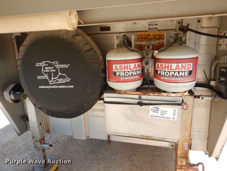 image for item DS8145 2005 Kiefer Built Genesis X-380  livestock trailer