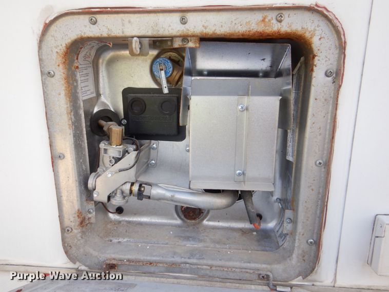 image for item DS8145 2005 Kiefer Built Genesis X-380  livestock trailer