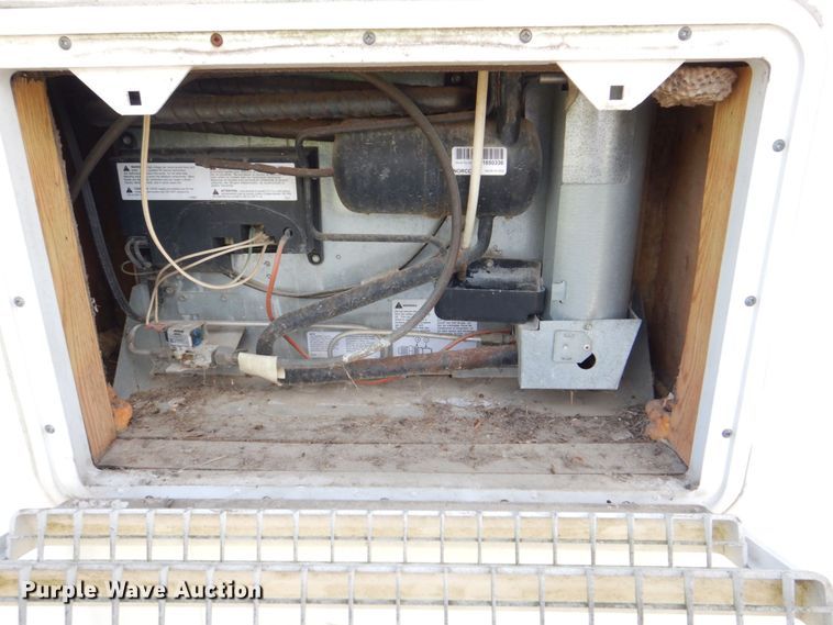 image for item DS8145 2005 Kiefer Built Genesis X-380  livestock trailer