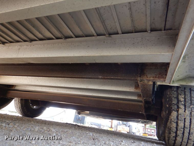 image for item DS8145 2005 Kiefer Built Genesis X-380  livestock trailer