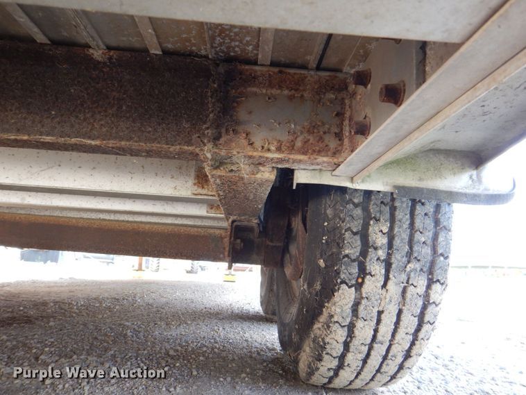 image for item DS8145 2005 Kiefer Built Genesis X-380  livestock trailer