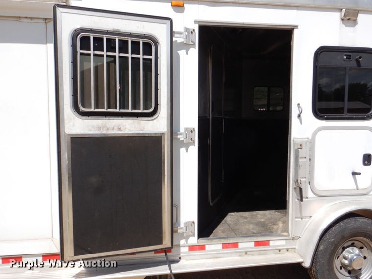 image for item DS8145 2005 Kiefer Built Genesis X-380  livestock trailer