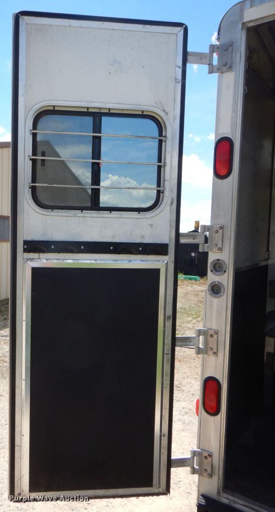 image for item DS8145 2005 Kiefer Built Genesis X-380  livestock trailer