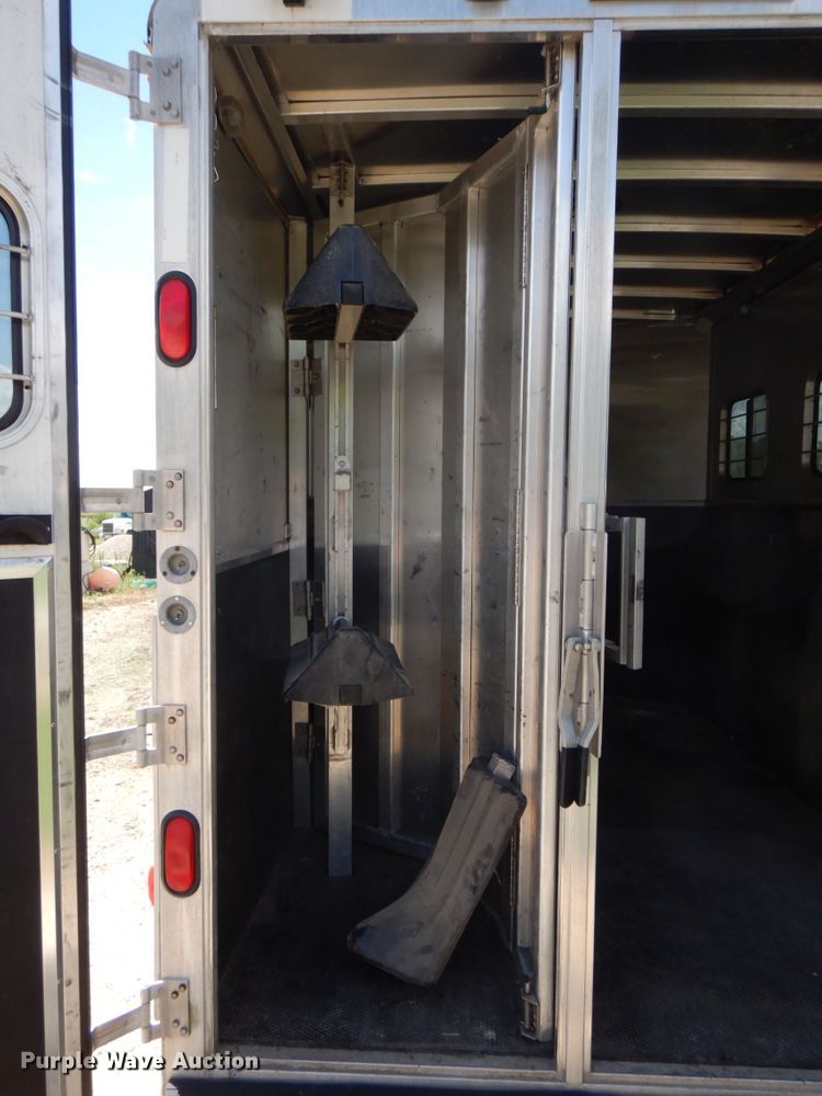 image for item DS8145 2005 Kiefer Built Genesis X-380  livestock trailer