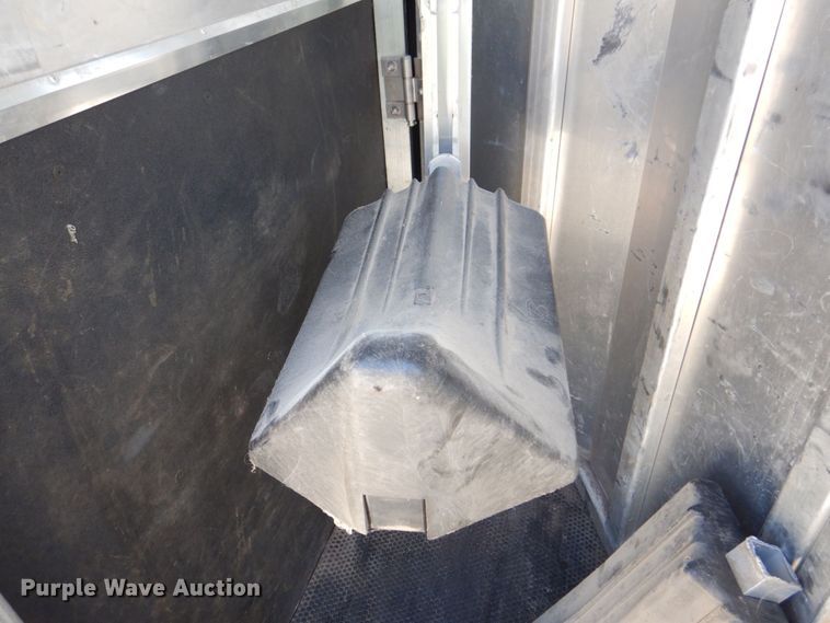 image for item DS8145 2005 Kiefer Built Genesis X-380  livestock trailer