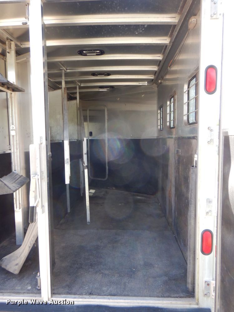 image for item DS8145 2005 Kiefer Built Genesis X-380  livestock trailer