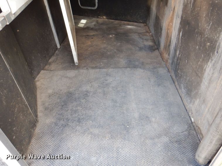 image for item DS8145 2005 Kiefer Built Genesis X-380  livestock trailer