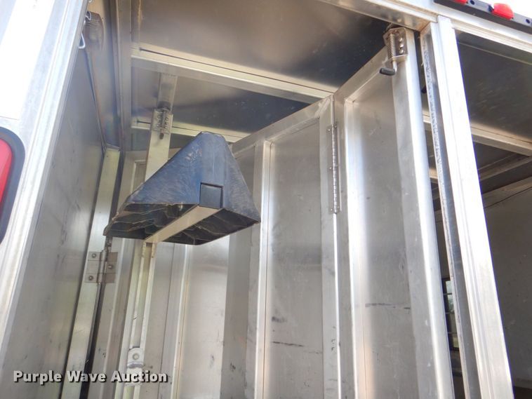 image for item DS8145 2005 Kiefer Built Genesis X-380  livestock trailer