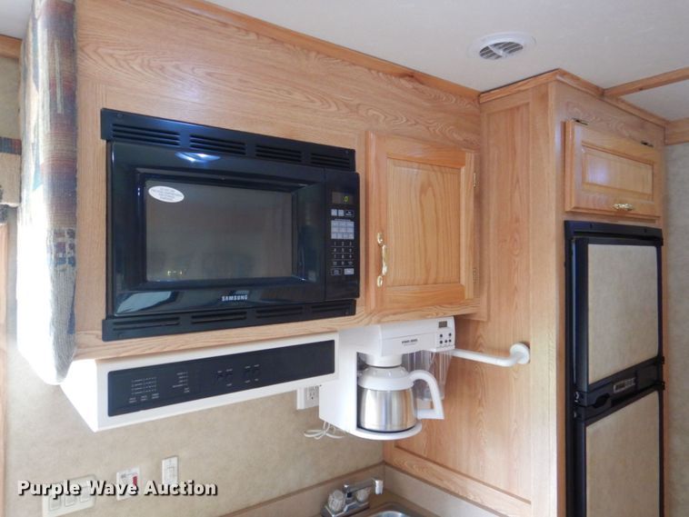 image for item DS8145 2005 Kiefer Built Genesis X-380  livestock trailer