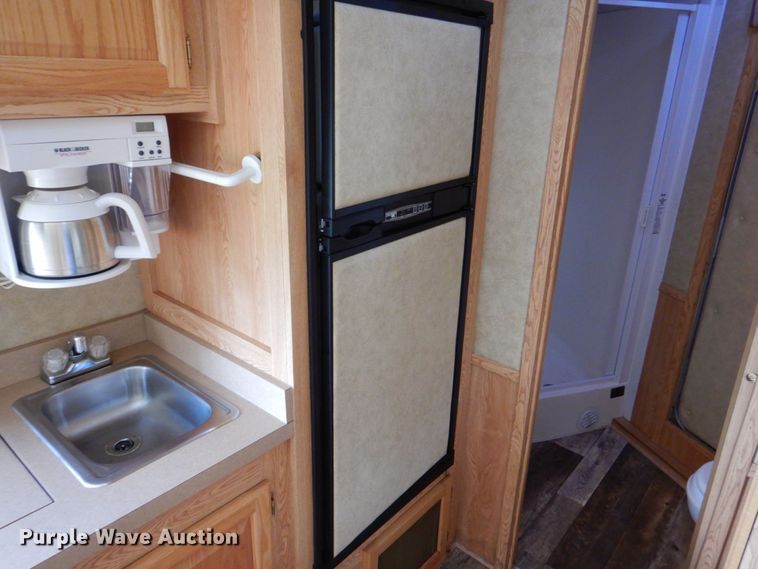 image for item DS8145 2005 Kiefer Built Genesis X-380  livestock trailer