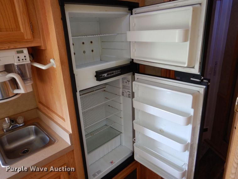 image for item DS8145 2005 Kiefer Built Genesis X-380  livestock trailer