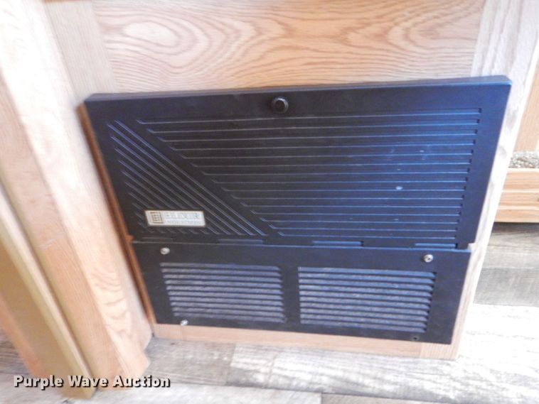 image for item DS8145 2005 Kiefer Built Genesis X-380  livestock trailer