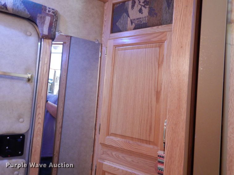 image for item DS8145 2005 Kiefer Built Genesis X-380  livestock trailer