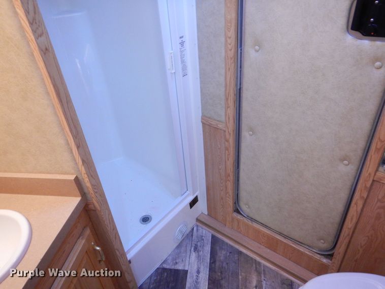 image for item DS8145 2005 Kiefer Built Genesis X-380  livestock trailer