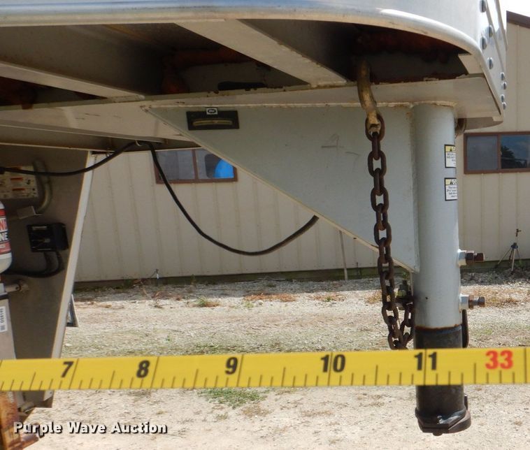 image for item DS8145 2005 Kiefer Built Genesis X-380  livestock trailer