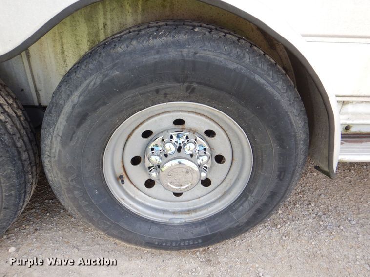 image for item DS8145 2005 Kiefer Built Genesis X-380  livestock trailer