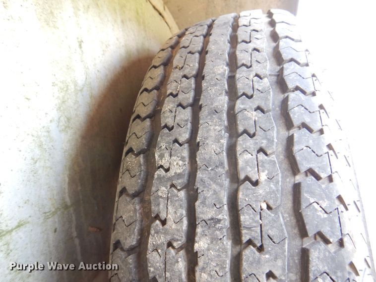 image for item DS8145 2005 Kiefer Built Genesis X-380  livestock trailer