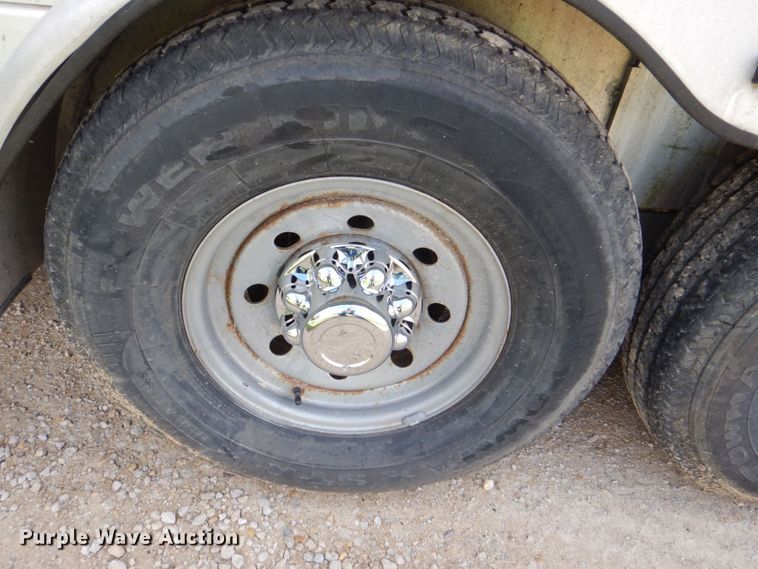 image for item DS8145 2005 Kiefer Built Genesis X-380  livestock trailer