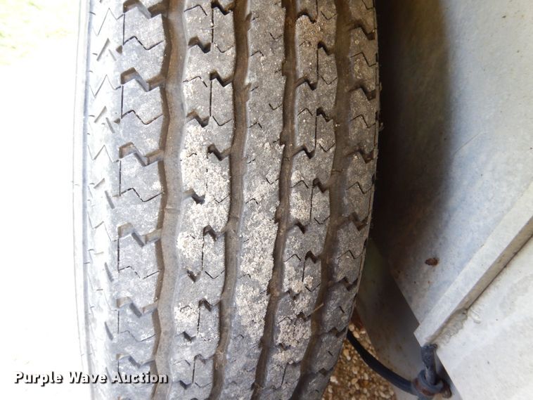 image for item DS8145 2005 Kiefer Built Genesis X-380  livestock trailer