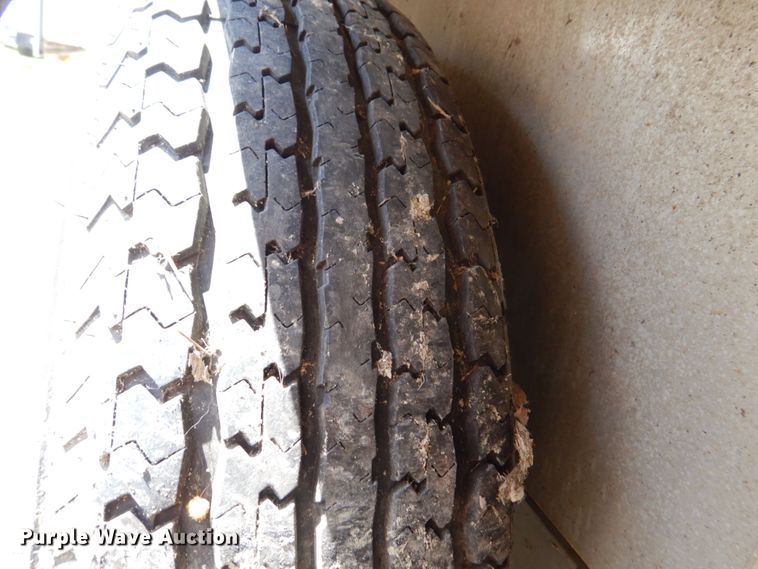 image for item DS8145 2005 Kiefer Built Genesis X-380  livestock trailer