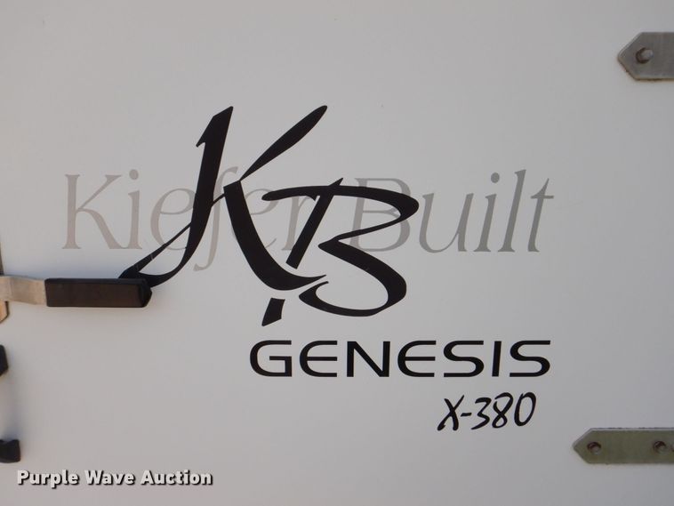 image for item DS8145 2005 Kiefer Built Genesis X-380  livestock trailer