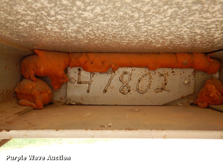 image for item DS8145 2005 Kiefer Built Genesis X-380  livestock trailer