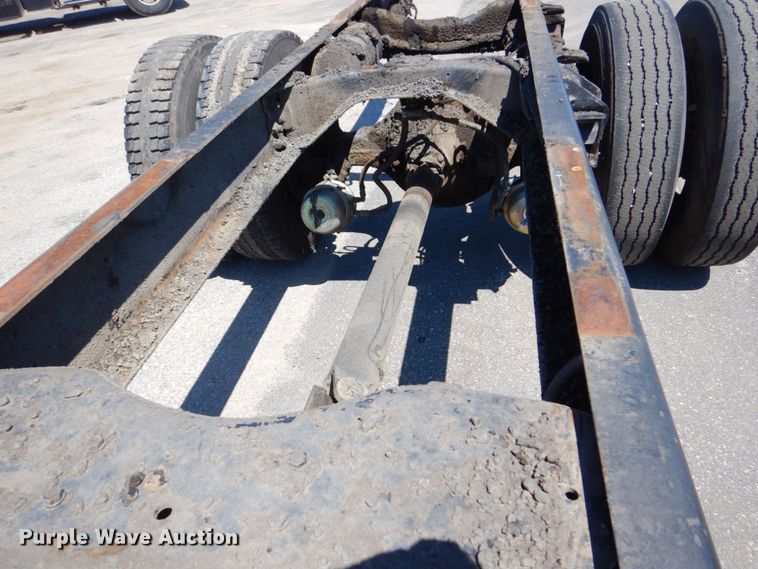 image for item DS8153 1998 Ford F800  truck cab and chassis