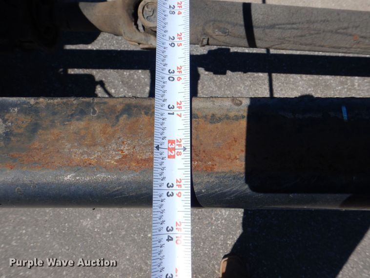 image for item DS8153 1998 Ford F800  truck cab and chassis