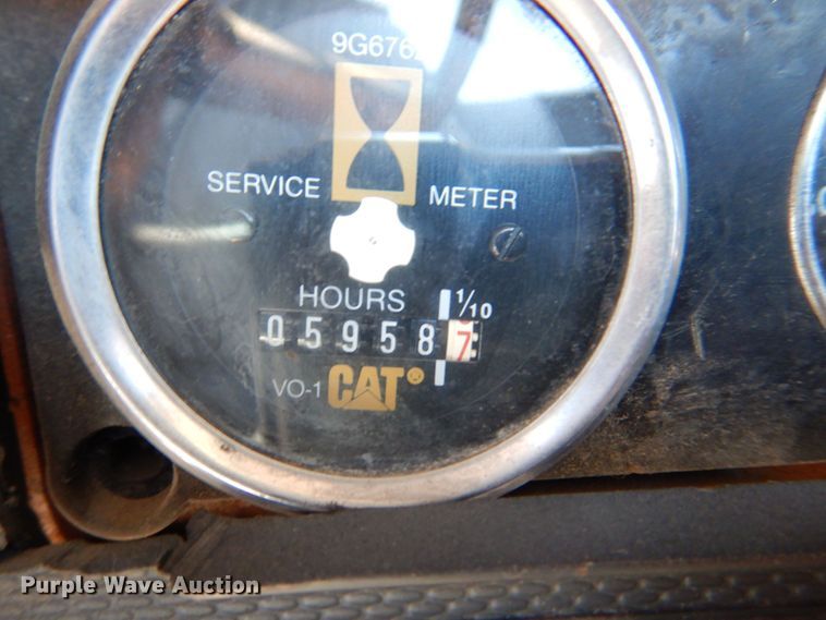 image for item DS8153 1998 Ford F800  truck cab and chassis