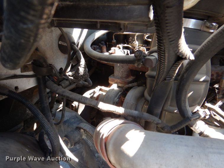 image for item DS8153 1998 Ford F800  truck cab and chassis