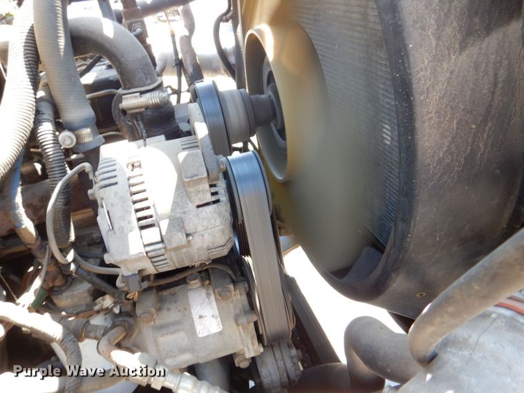 image for item DS8153 1998 Ford F800  truck cab and chassis