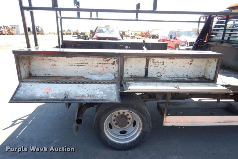 image for item DS8157 2007 Ford F450 Super Duty XL  flatbed truck