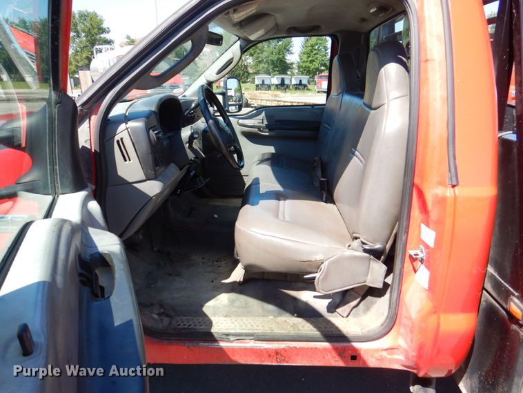 image for item DS8157 2007 Ford F450 Super Duty XL  flatbed truck