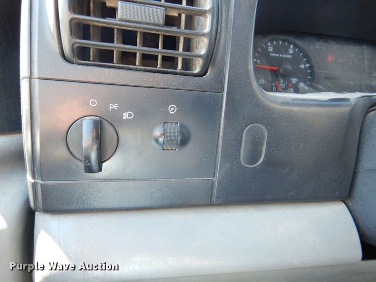 image for item DS8157 2007 Ford F450 Super Duty XL  flatbed truck