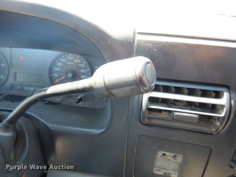 image for item DS8157 2007 Ford F450 Super Duty XL  flatbed truck