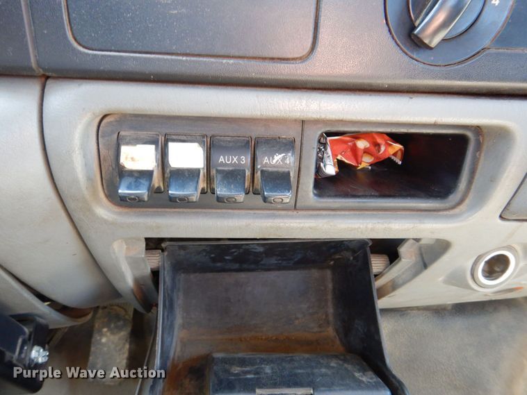 image for item DS8157 2007 Ford F450 Super Duty XL  flatbed truck