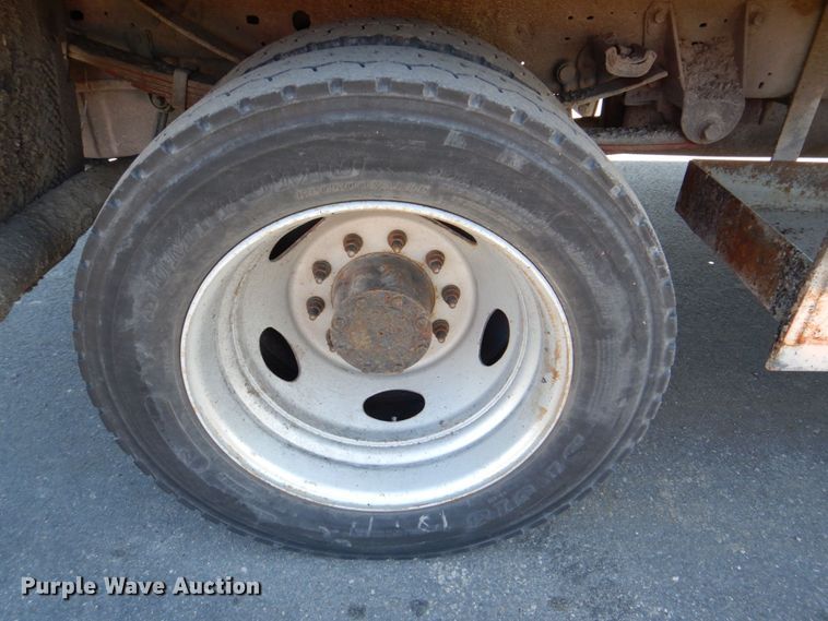 image for item DS8157 2007 Ford F450 Super Duty XL  flatbed truck