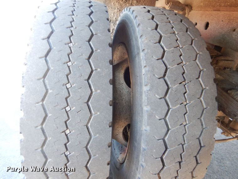 image for item DS8157 2007 Ford F450 Super Duty XL  flatbed truck