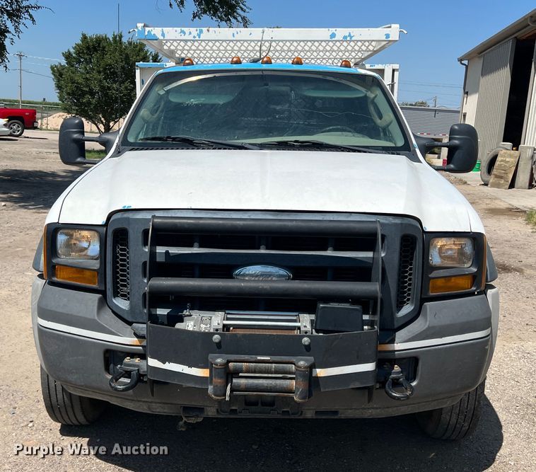 image for item DS8464 2007 Ford F550  Crew Cab utility / service truck