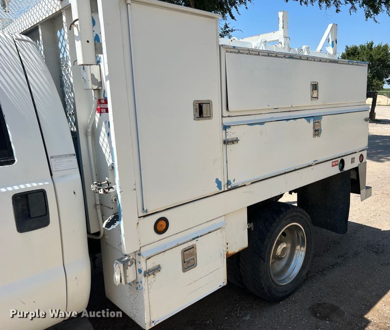 image for item DS8464 2007 Ford F550  Crew Cab utility / service truck
