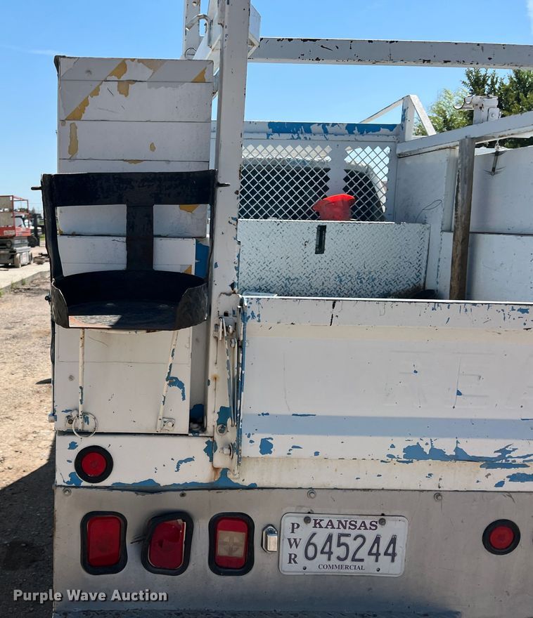 image for item DS8464 2007 Ford F550  Crew Cab utility / service truck