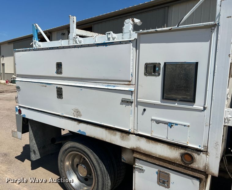 image for item DS8464 2007 Ford F550  Crew Cab utility / service truck