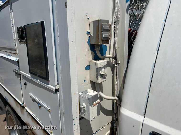 image for item DS8464 2007 Ford F550  Crew Cab utility / service truck