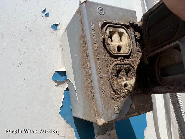 image for item DS8464 2007 Ford F550  Crew Cab utility / service truck