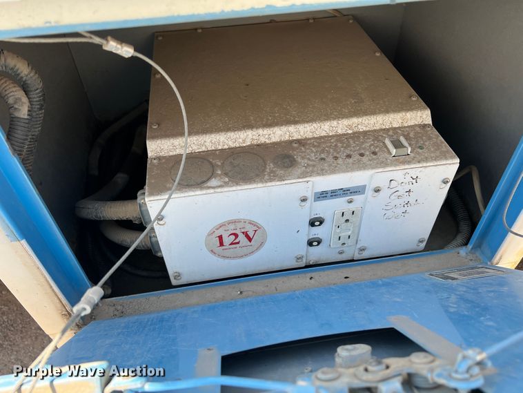 image for item DS8464 2007 Ford F550  Crew Cab utility / service truck