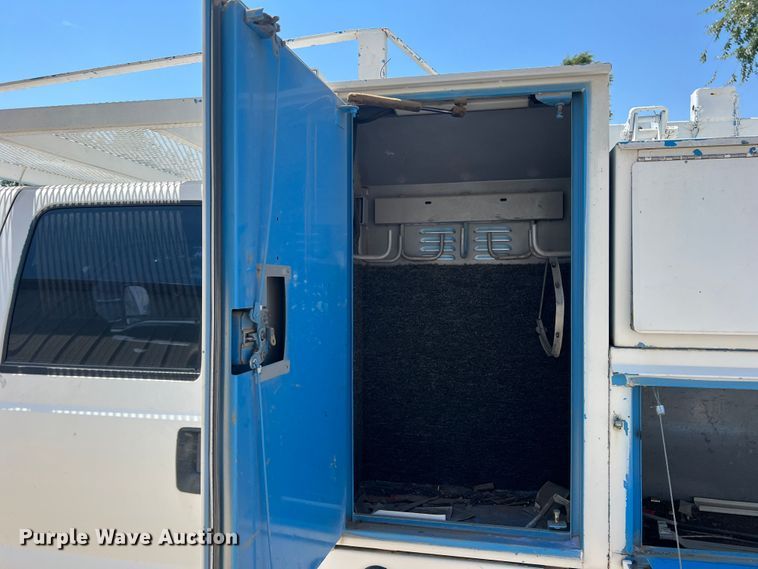 image for item DS8464 2007 Ford F550  Crew Cab utility / service truck