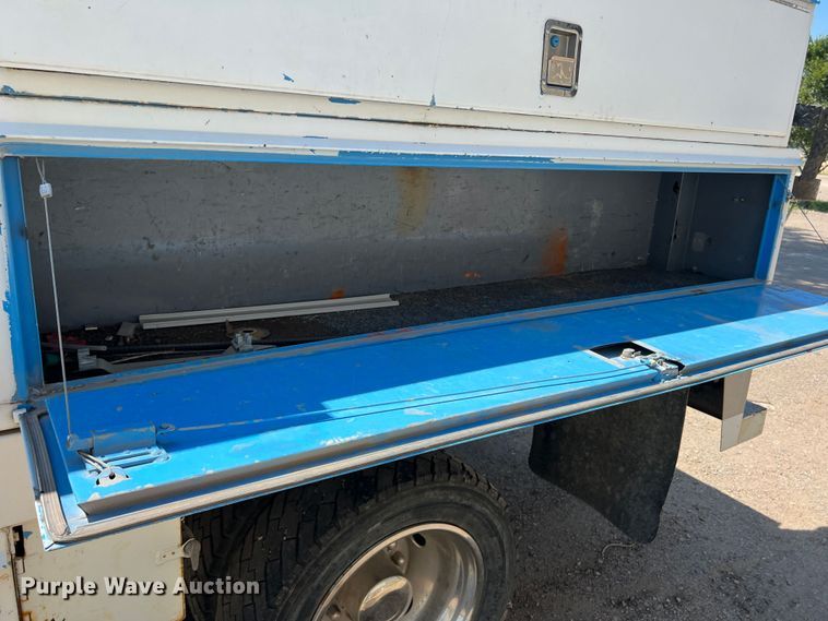 image for item DS8464 2007 Ford F550  Crew Cab utility / service truck